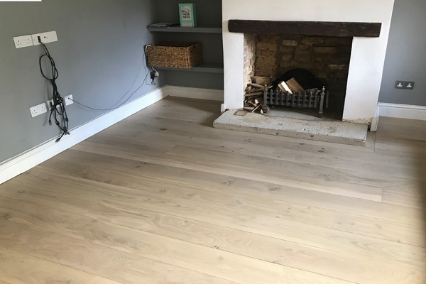 18mm Thickness White Washed Oak Engineered Flooring