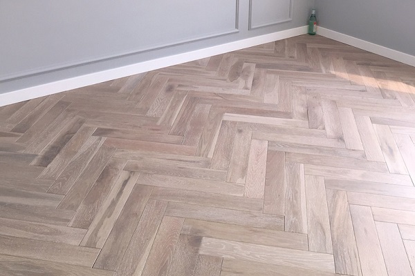 Wire Brushed Grey Oak Herringbone Parquet